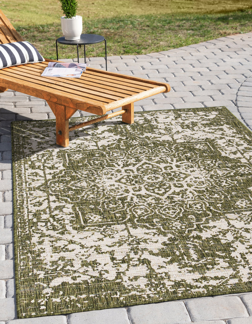 Jill Zarin Outdoor Anguilla 7'10 x 10' Area Rug - Green