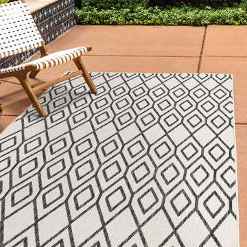 turks & Caicos ivory geometrical outdoor rug
